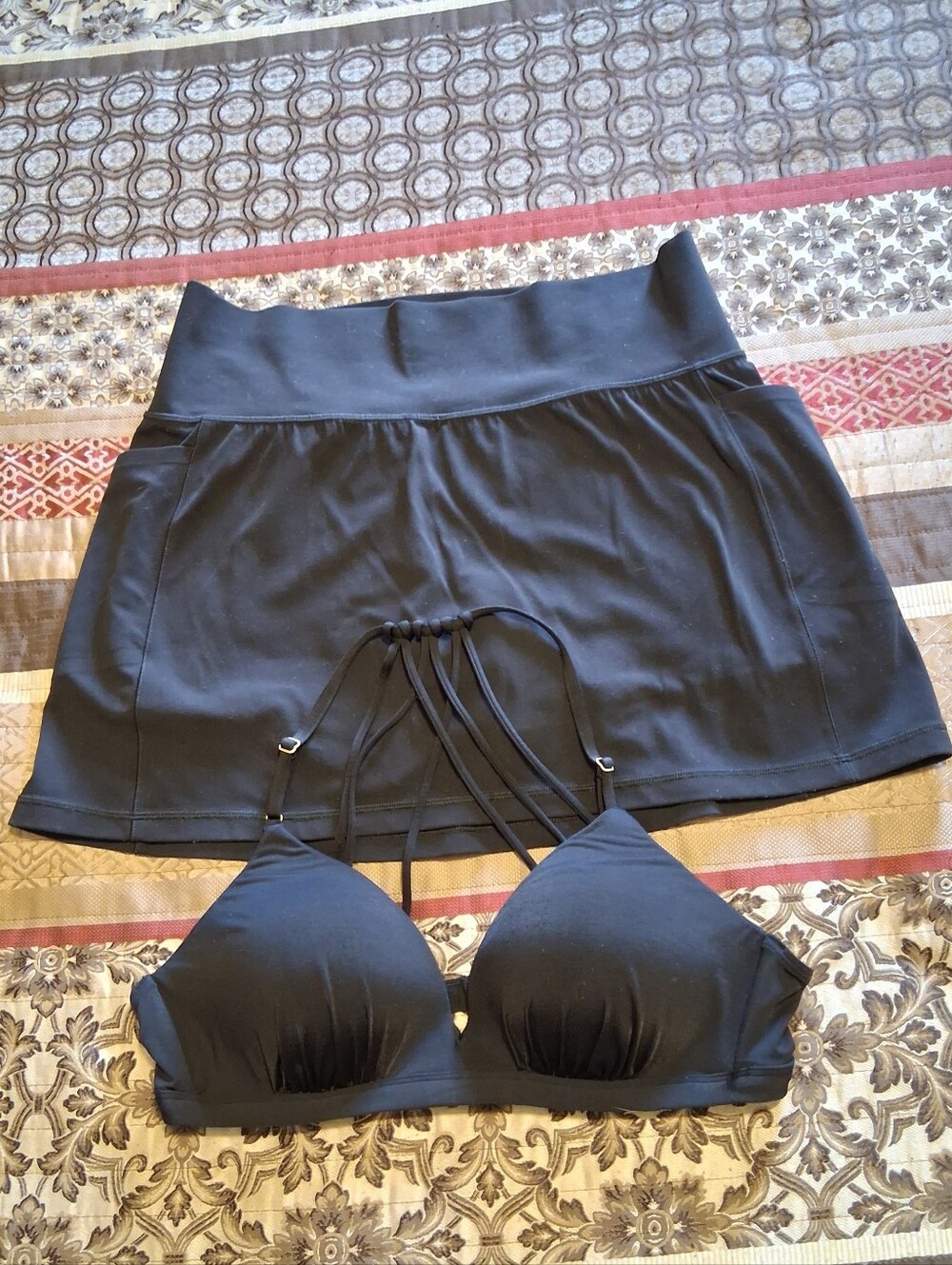 Athleta Black Salutation Skirt/Skort And Cup Molded Bikini Black SzL Set 2 Pcs